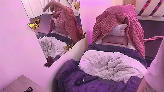 Lilith curvy online show from 12-21-25, 07:43