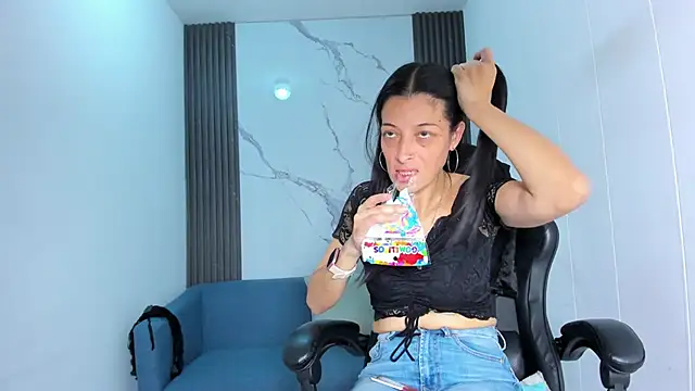 Snapshot of ShaunaDream chatting on 09-25-25, 02:37 ShaunaDream online show from 09-25-25, 02:37