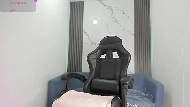 Snapshot of ShaunaDream chatting on 10-02-25, 03:13 ShaunaDream online show from 10-02-25, 03:13