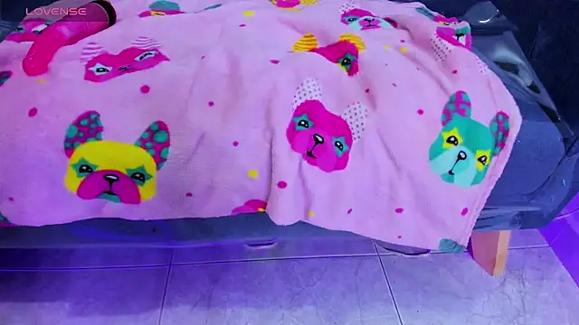 Snapshot of ShaunaDream chatting on 10-10-25, 03:11 ShaunaDream online show from 10-10-25, 03:11