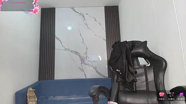 Snapshot of ShaunaDream chatting on 10-16-25, 05:08 ShaunaDream online show from 10-16-25, 05:08