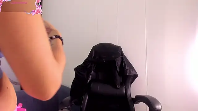 Snapshot of ShaunaDream chatting on 01-17-26, 05:23 ShaunaDream online show from 01-17-26, 05:23