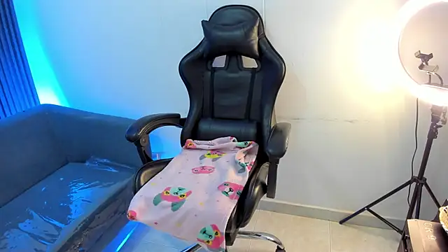 Snapshot of ShaunaDream chatting on 02-24-26, 05:05 ShaunaDream online show from 02-24-26, 05:05