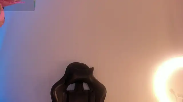 Snapshot of ShaunaDream chatting on 02-25-26, 04:33 ShaunaDream online show from 02-25-26, 04:33