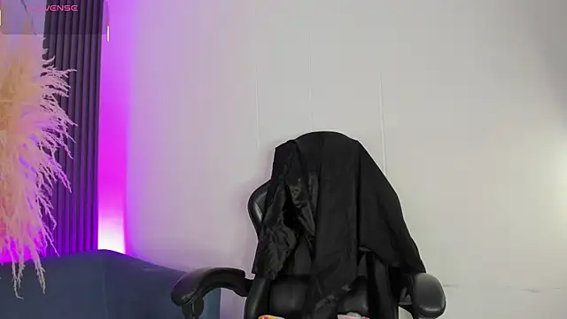 Snapshot of ShaunaDream chatting on 03-04-26, 05:02 ShaunaDream online show from 03-04-26, 05:02