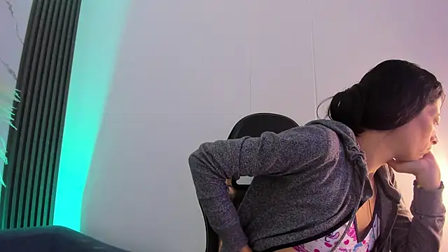 Snapshot of ShaunaDream chatting on 03-12-26, 05:24 ShaunaDream online show from 03-12-26, 05:24