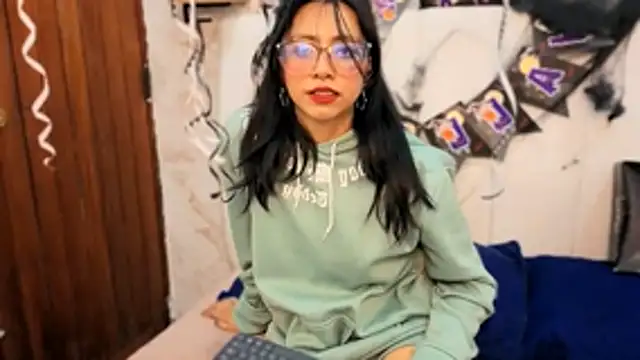 VioletxBloom online show from 10-23-25, 10:08