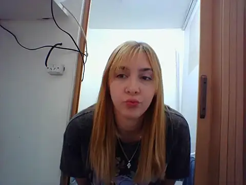 Snapshot of ayebran chatting on 09-10-25, 09:59 ayebran online show from 09-10-25, 09:59