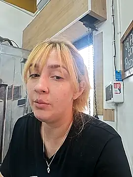 Snapshot of ayebran chatting on 09-19-25, 04:07 ayebran online show from 09-19-25, 04:07