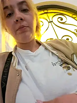 Snapshot of ayebran chatting on 09-20-25, 06:31 ayebran online show from 09-20-25, 06:31