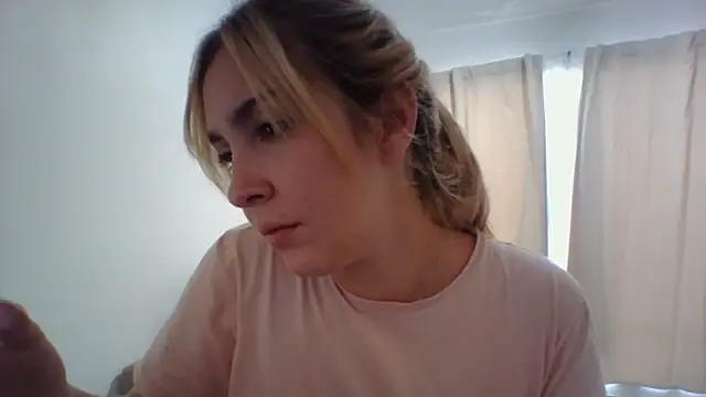 Snapshot of ayebran chatting on 10-08-25, 02:25 ayebran online show from 10-08-25, 02:25