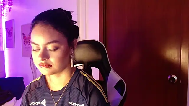 Sofia Tanaka online show from 09-09-25, 12:26