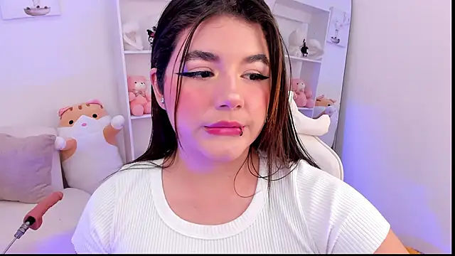 Snapshot of dolce_antonellaa chatting on 10-03-25, 01:57 dolce antonellaa online show from 10-03-25, 01:57