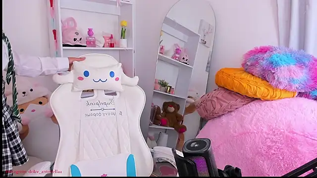 dolce antonellaa online show from 03-13-26, 03:24