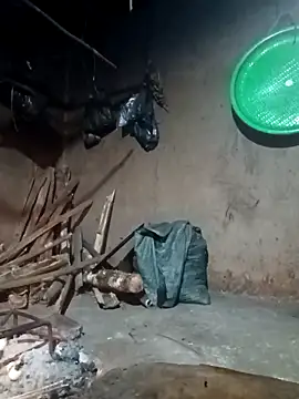 quynhkoolbae online show from 04-21-26, 11:40