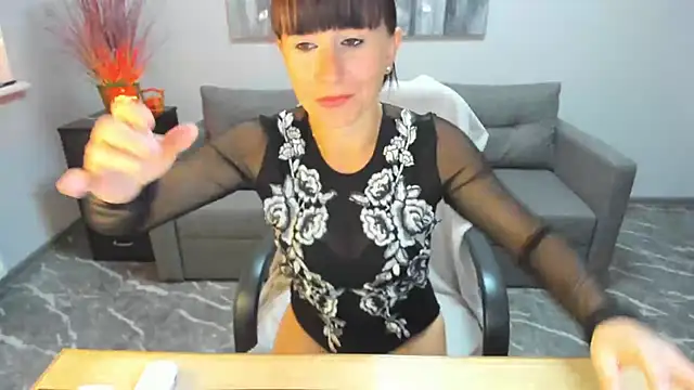 Betty Jone online show from 09-17-25, 05:31