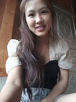 Snapshot of May_nhi chatting on 06-12-26, 01:26 May nhi online show from 06-12-26, 01:26