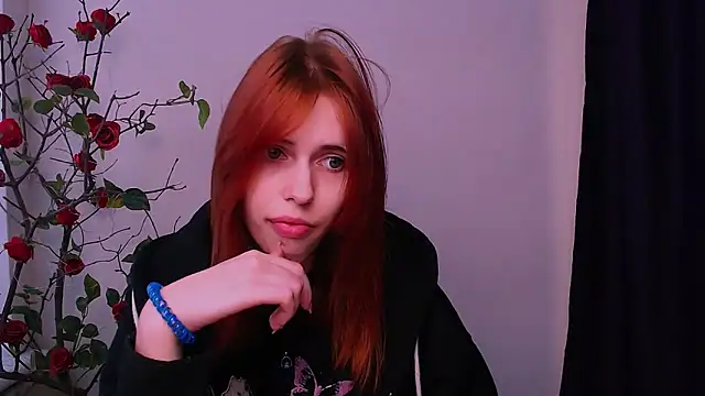 Snapshot of GuessMe___ chatting on 11-28-25, 07:44 GuessMe online show from 11-28-25, 07:44