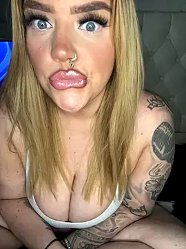 MysteriousMylaX online show from 11-29-25, 10:35