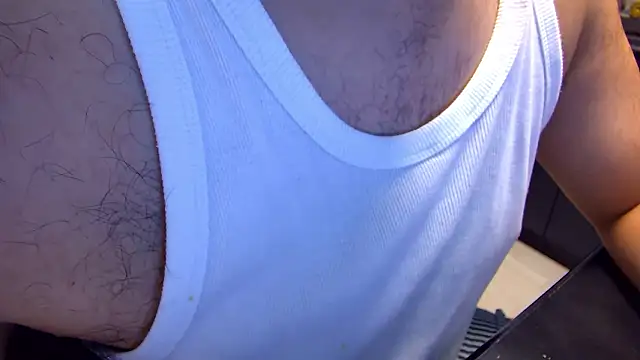 Snapshot of secretbearjp chatting on 10-15-25, 10:26 secretbearjp online show from 10-15-25, 10:26