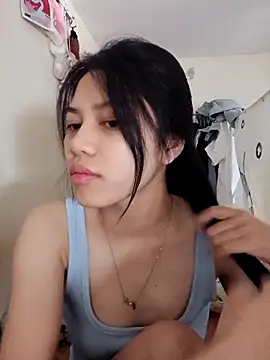 Snapshot of Katanh chatting on 10-19-25, 04:13 Katanh online show from 10-19-25, 04:13