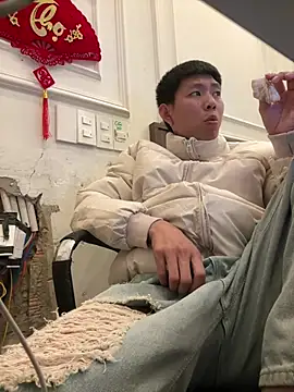 linh21107 online show from 04-22-26, 01:34