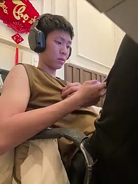 linh21107 online show from 04-25-26, 01:25