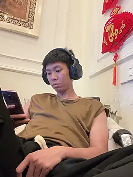 linh21107 online show from 04-25-26, 01:41