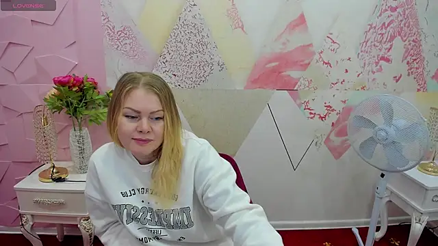 Snapshot of Vina_amazom1 chatting on 09-26-25, 07:56 Vina amazom1 online show from 09-26-25, 07:56