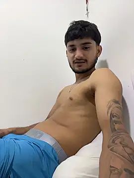 Snapshot of Nas-z09 chatting on 10-26-25, 05:24 Nas-z09 online show from 10-26-25, 05:24