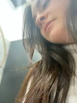 Snapshot of Danielaeliana chatting on 11-20-25, 09:03 Danielaeliana online show from 11-20-25, 09:03