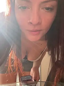 Snapshot of Danielaeliana chatting on 06-12-26, 05:56 Danielaeliana online show from 06-12-26, 05:56