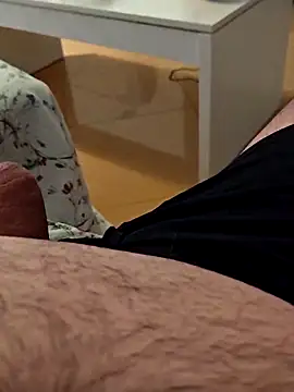 Snapshot of t-dog26 chatting on 10-24-25, 04:47 t-dog26 online show from 10-24-25, 04:47