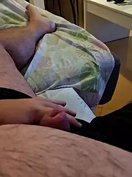 Snapshot of t-dog26 chatting on 11-05-25, 05:29 t-dog26 online show from 11-05-25, 05:29