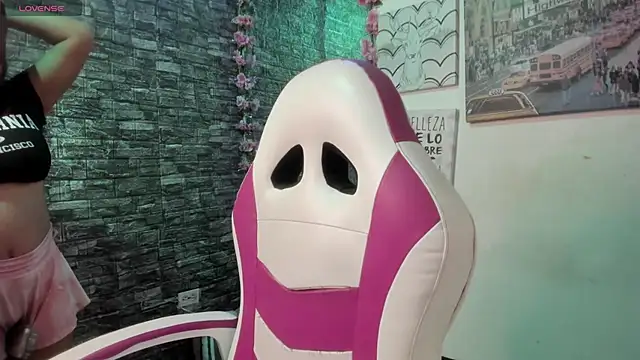 Snapshot of karoll__sex chatting on 10-23-25, 12:37 karoll sex online show from 10-23-25, 12:37