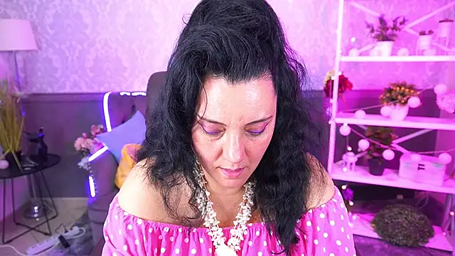 Snapshot of ValeryRosseee chatting on 10-10-25, 01:43 ValeryRosseee online show from 10-10-25, 01:43