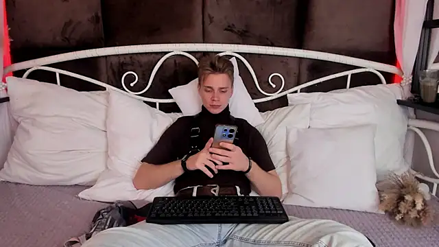 LawrenceMiles online show from 10-11-25, 10:47