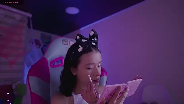 Lana Dreams  online show from 10-16-25, 12:22