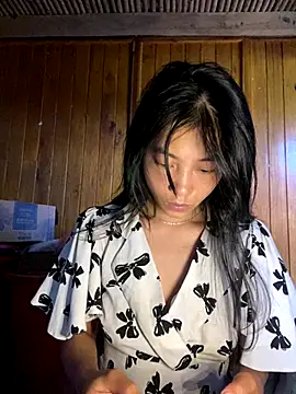 EmLy02 online show from 09-27-25, 03:44