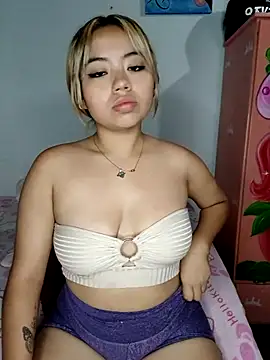 Snapshot of Emily__Hott chatting on 09-18-25, 03:30 Emily Hott online show from 09-18-25, 03:30