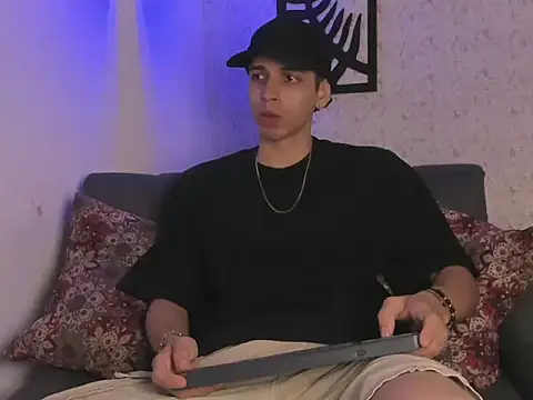 Snapshot of nicolai_drake chatting on 09-19-25, 03:30 nicolai drake online show from 09-19-25, 03:30