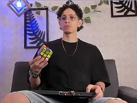 Snapshot of nicolai_drake chatting on 10-16-25, 03:29 nicolai drake online show from 10-16-25, 03:29