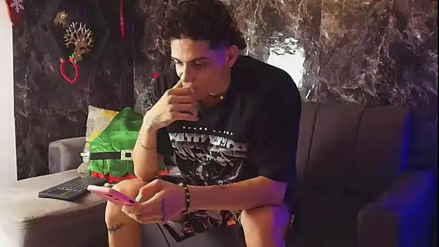 Snapshot of nicolai_drake chatting on 11-23-25, 07:46 nicolai drake online show from 11-23-25, 07:46