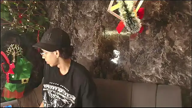 Snapshot of nicolai_drake chatting on 12-03-25, 04:31 nicolai drake online show from 12-03-25, 04:31