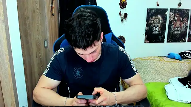 Snapshot of javiersexymann chatting on 12-12-24, 09:04 javiersexymann online show from 12-12-24, 09:04