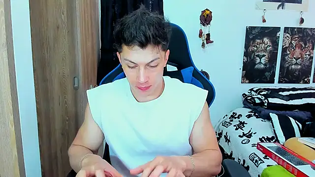 Snapshot of javiersexymann chatting on 02-14-25, 05:03 javiersexymann online show from 02-14-25, 05:03