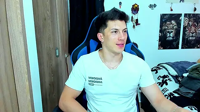 Snapshot of javiersexymann chatting on 02-16-25, 10:21 javiersexymann online show from 02-16-25, 10:21