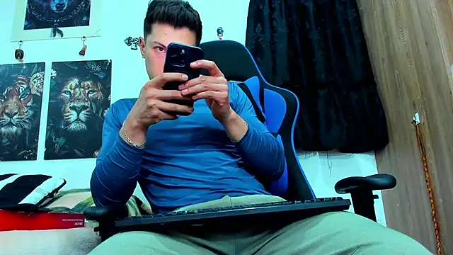 Snapshot of javiersexymann chatting on 03-16-25, 11:47 javiersexymann online show from 03-16-25, 11:47