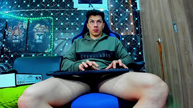 Snapshot of javiersexymann chatting on 09-13-25, 06:51 javiersexymann online show from 09-13-25, 06:51