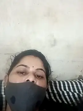 Snapshot of JULEE-740 chatting on 09-15-25, 07:30 JULEE-740 online show from 09-15-25, 07:30